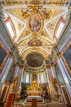 Interior view of the Cathedral of San Rufino in Assisi, Perugia Province, Umbria, Italy