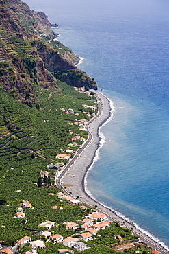 Houses along the coast, near Madalena do Mar, Madeira, Portugal