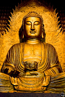 Golden Shakyamuni buddha at monastery Foguangshan, Foguangshan, Republic of China, Taiwan, Asia