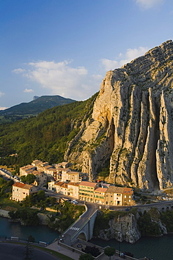 View at the town Sisteron between the river Durance and high limestone cliffs, Alpes-de-Haute-Provence, Provence, France