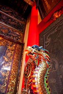 Dragon sculpture at the Matsu Temple, Tainan, Taiwan, Asia