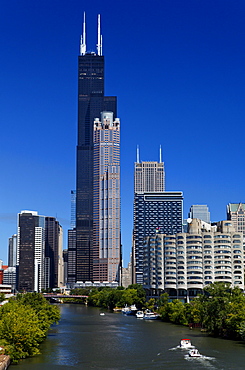 Chicago River and Wiillis Tower (formerly Sears Tower), Chicago, Illinois, USA