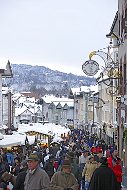 Christmas market on the Marktstrasse, Bad Toelz, Upper Bavaria, Bavaria, Germany