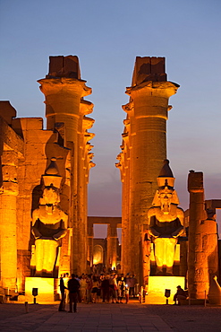 Great court of Ramesses II in the evening light, view into the Colonnade, Luxor Temple, Luxor, Egypt, Africa