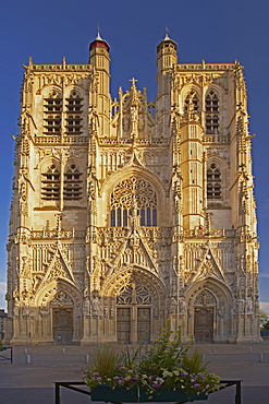 West facade of the Saint-Vulfran Cathedral, Abbeville, Detail, Dept. Somme, Picardie, France, Europe