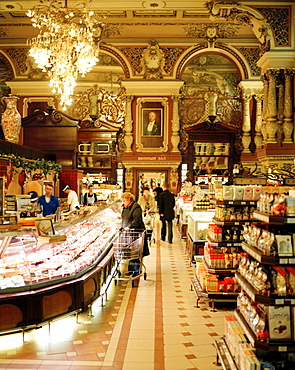 People at Jelissejew Gastronom grocery, Tverskaya 14, Moscow, Russia, Europe