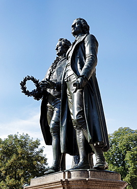 Goethe and Schiller Monument, Theaterplatz, Weimar, Thuringia, Germany