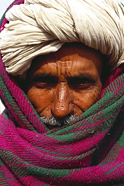 Old man with turban, Rajasthan, India, Asia