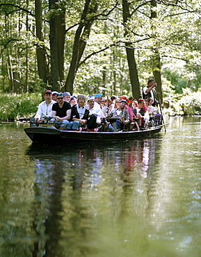 Traditional Spreewald boat, punt driven by pole, full of pirates, tour from Luebbenau, Upper Spreewald, biosphere reservat, Spreewald, Brandenburg, Germany