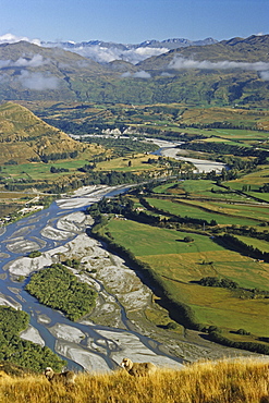 View of riverbed and mountains, Central Otago, South Island, New Zealand, Oceania