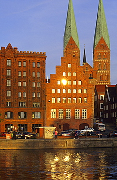 Gabled houses and St. Mary's Church in the light of the evening sun, Luebeck, Schleswig Holstein, Germany, Europe