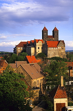 Europe, Germany, Saxony-Anhalt, Quedlinburg, castle hill and the collegiate church of St. Servatius