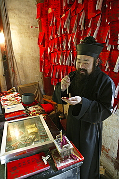 Taoist monk, Grand Temple, Taoist Heng Shan south, Hunan province, Hengshan, Mount Heng, China, Asia