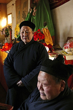 A monk and a nun at the monastery at Golden Lock Pass, Hua Shan, Shaanxi province, China, Asia