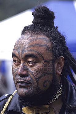 Maori Man with Moko, Maori Cultural Festival, Ruatahune, North Island, New Zealand00059399