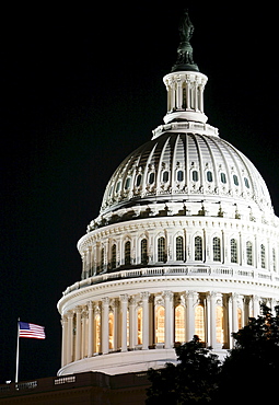 United States Capitol at night, the United States Congress, the legislative branch of the U.S. federal government, Washington DC, United States, USA