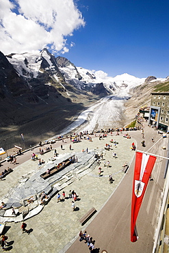 View over Franz Josephs Hoehe (2369 m) to Pasterze glacier (the biggest glacier of Austria) and Grossglockner (3798 m, highest mountain of Austria), Carinthia, Austria