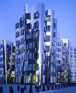 Duesseldorf, futuristic building by architect Frank O Gehry Neuer Zollhof Medienhafen