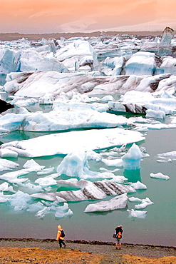 Iceland, Jokulsarlon Glacial Lagoon, Icebergs melting