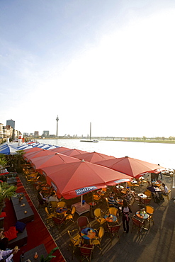 riverside walk, gastronomy at the promenade of Duesseldorf, old part of town, state capital of NRW, North-Rhine-Westphalia, Germany