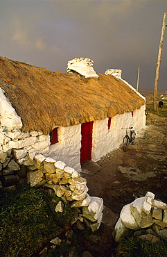 Cottage in Knock, Lettermullen peninsula, Connemara, Co. Galway, Ireland, Europe