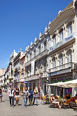 People in a shopping street at the old town, Triana, Las Palmas, Gran Canaria, Canary Islands, Spain, Europe