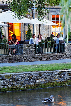 Cafe of the Olde Manse Hotel at the Windrush river in the evening, Bourton-on-the-water, Gloucestershire, Cotswolds, England, Great Britain, Europe