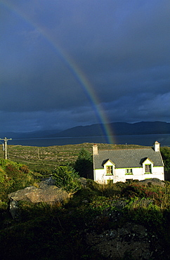 Cottage on the coast, Rainbow, Ring of Kerry, County Kerry, Ireland, Europe