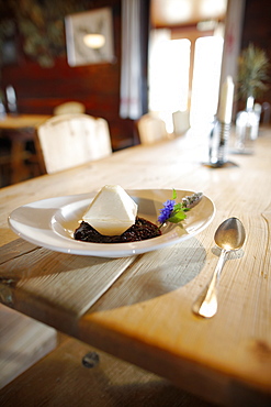 Dessert in the restaurant Rodelhuettenstube, Ecohotel Grafenast, Am Hochpillberg, Schwaz, Tyrol, Austria