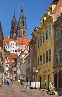 Alley with Albrechtsburg castle and cathedral, Meissen, Saxony, Germany, Europe