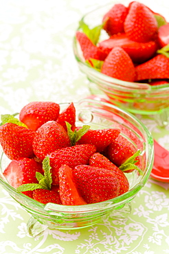 Fresh strawberries with mint in a bowl, Dessert, Fruit