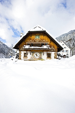 Large cuckoo clock, Hofgut Sternen, Ravenna Gorge, near Freiburg im Breisgau, Black Forest, Baden-Wuerttemberg, Germany