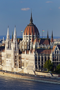 Parliament on the Danube shore, Lajos Kossuth Square, Danube, Budapest, Hungary