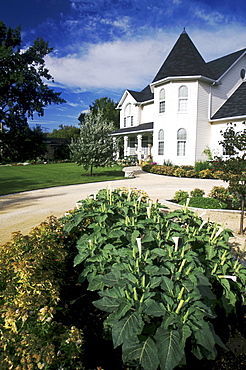 House and Garden, Lorette, Manitoba