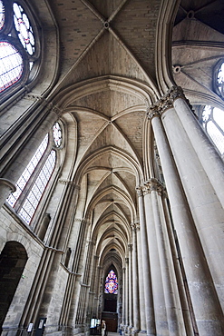 Nave of the Notre-Dame de Reims Cathedral, Reims, Marne, France