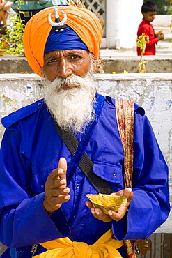 India, New Delhi, Bangla Shib Gurudwara, Sika Great Temple, colorful Sika, Hindu religious man.