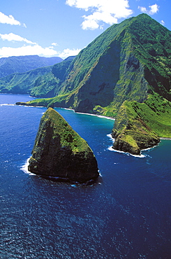 Hawaii, Molokai, Aerial view of Okala Island and coastline along north shore.