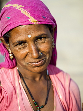 Portrait of an Indian woman with a bindi, Jaisalmer, Rajasthan, India