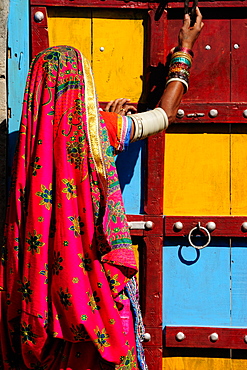 Gujjar women wear colourful dress as part of their daily life, Gujarat, India, Asia 