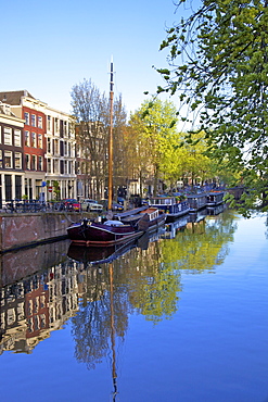 Boats on Brouwersgracht, Amsterdam, Netherlands, Europe