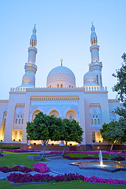 Jumeirah Mosque at dusk, Dubai, United Arab Emirates, Middle East