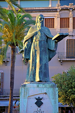 Ramon Llull Statue, Palma, Mallorca, Spain, Europe