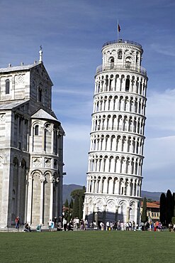 St Mary's Cathedral and Leaning Tower, UNESCO World Heritage Site, Pisa, Tuscany, Italy, Europe