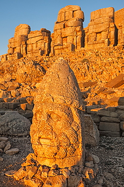 Head of Hercules, Mount Nemrut sanctuary, ruins of the Commagene civilization dating from the 1st century BC, Nemrut Dag, UNESCO World Heritage Site, Anatolia, Eastern Turkey, Asia Minor, Eurasia 