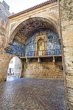 Porta da Vila decorated with azulejos, Obidos, Estremadura , Portugal, Europe