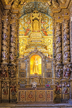 Main altar, Convento de Nossa Senhora da Conceicao (Our Lady of the Conception Convent and Church), Regional Museum Dona Leonor, Beja, Alentejo, Portugal, Europe