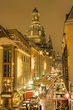 Manzgasse Christmas Market with the Frauenkirche in the background, Dresden, Saxony, Germany, Europe 