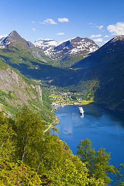 Cruise boat in Geiranger Fjord, UNESCO World Heritage Site, More og Romsdal, Norway, Scandinavia, Europe 