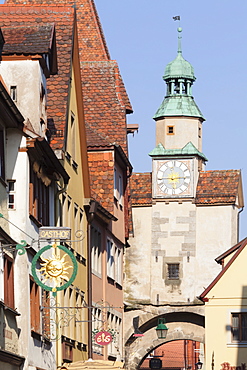 Roderbogen Bow and Markusturm Tower, Rothenburg ob der Tauber, Romantic Road (Romantische Strasse), Franconia, Bavaria, Germany, Europe