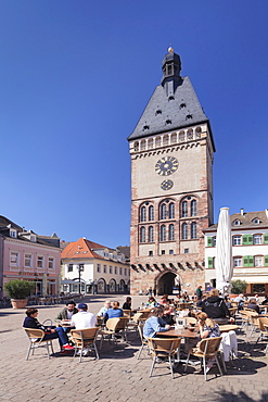 Street cafe at Altpoertel Gate, Maximilianstrasse, Speyer, Rhineland-Palatinate, Germany, Europe